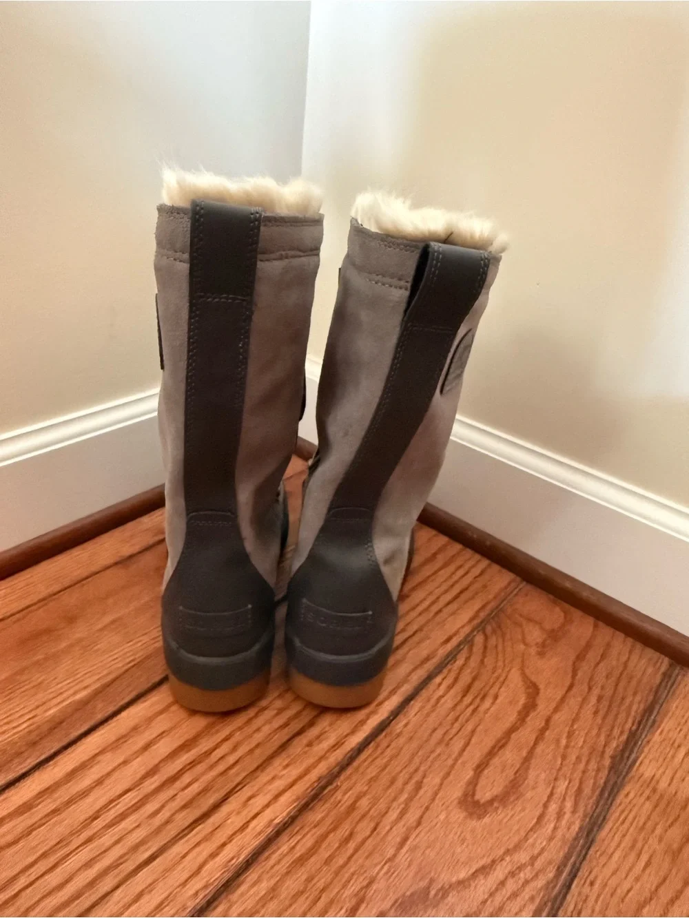Women's Faux-Fur Lined Lace-Up Winter Boots - Gray